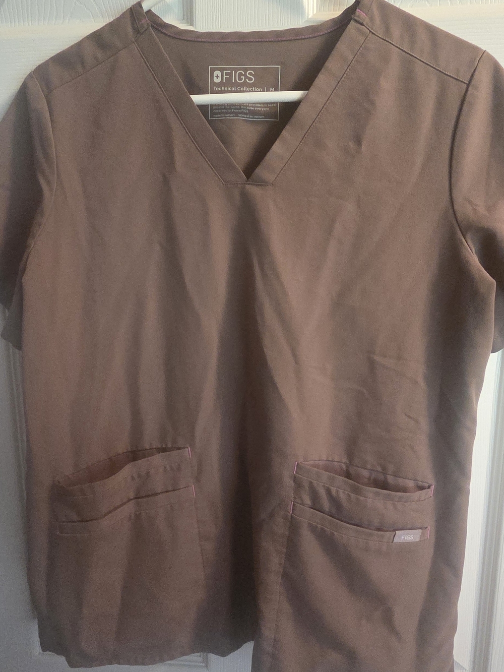 FIGS Womens Medium Expresso Techinical Brown V-Neck Scrub Set Pants Top